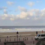 In Near The Pier Apartment *